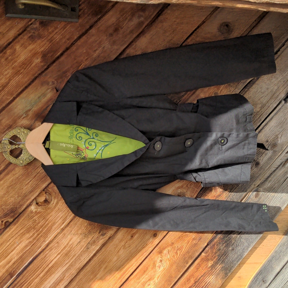 Soia & Kyo black blazer, lined with green medium